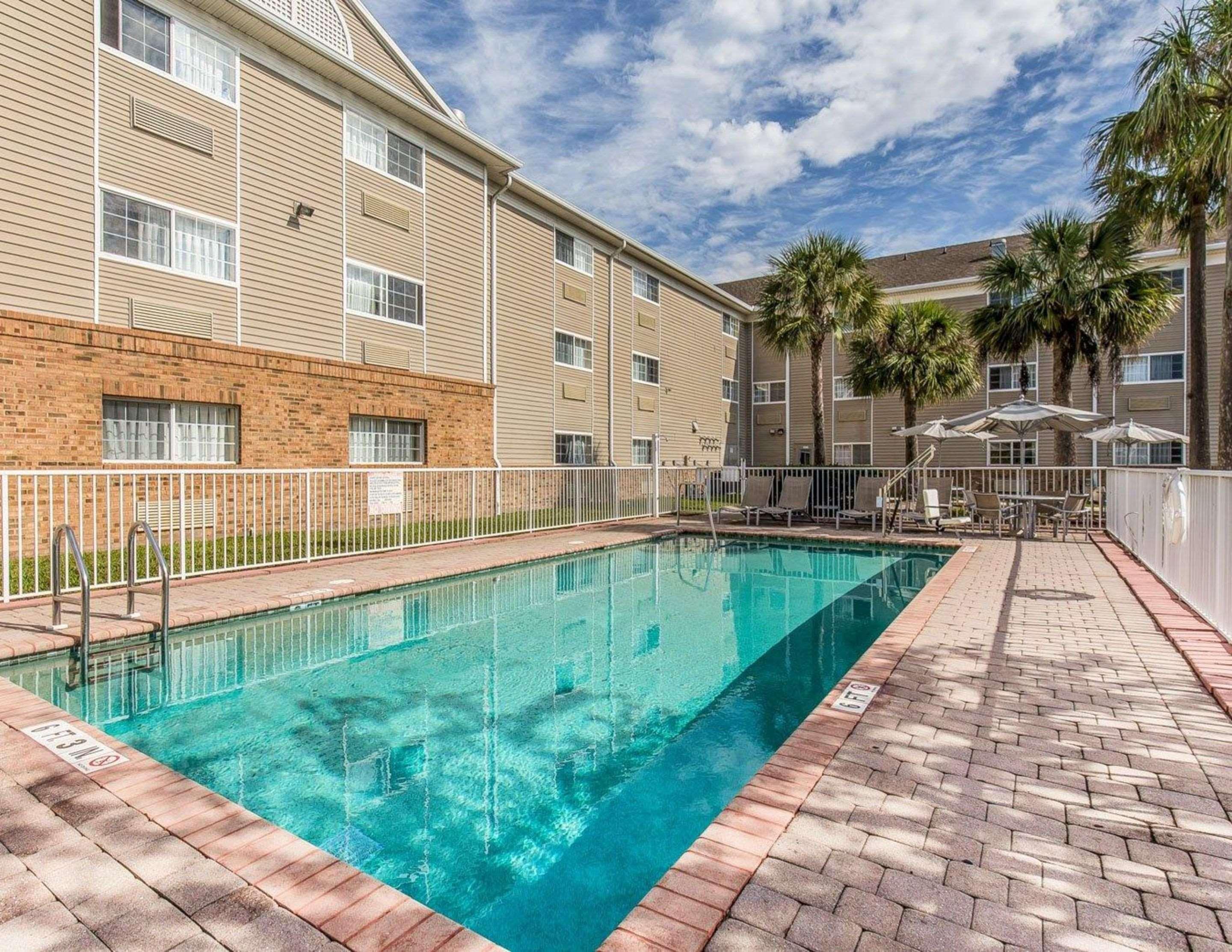 Suburban Studios Fort Myers Cape Coral Exterior photo