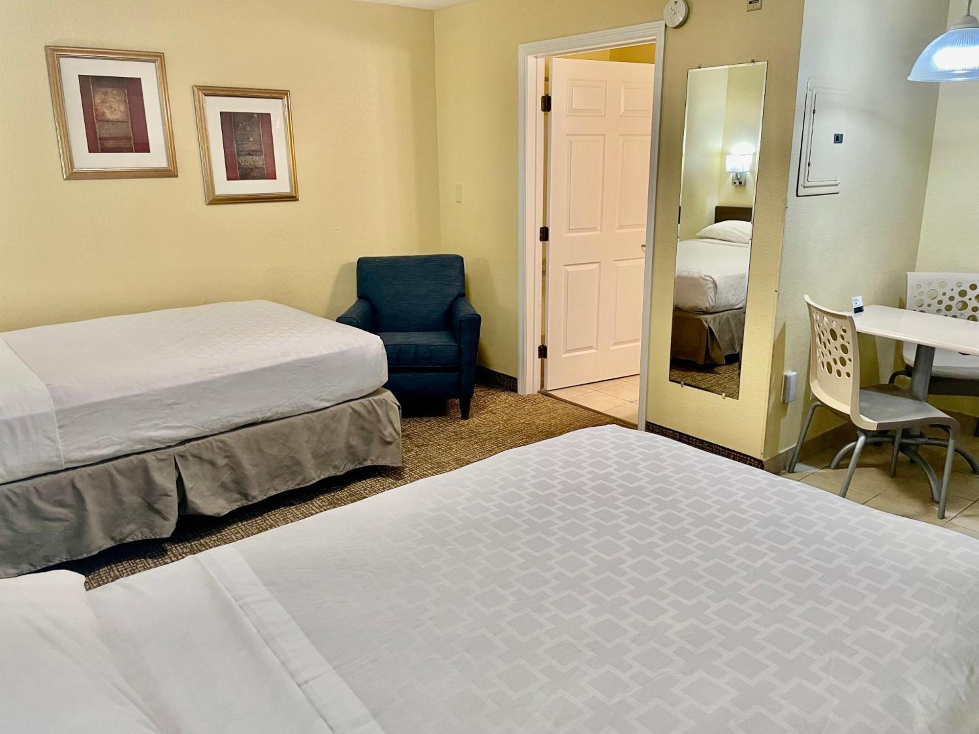 Suburban Studios Fort Myers Cape Coral Exterior photo