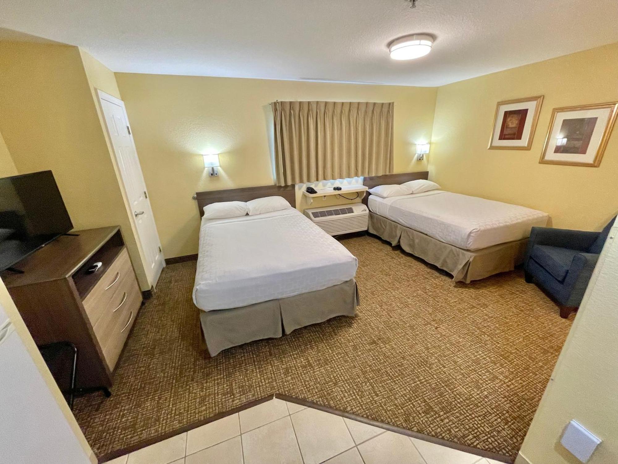Suburban Studios Fort Myers Cape Coral Exterior photo