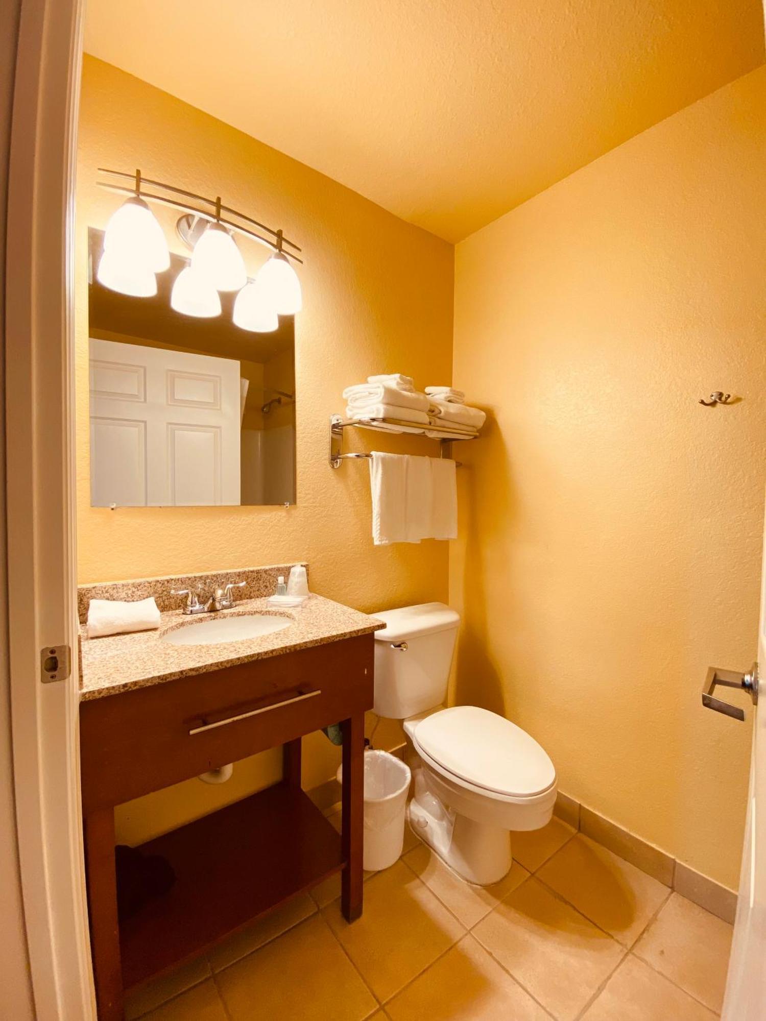 Suburban Studios Fort Myers Cape Coral Exterior photo