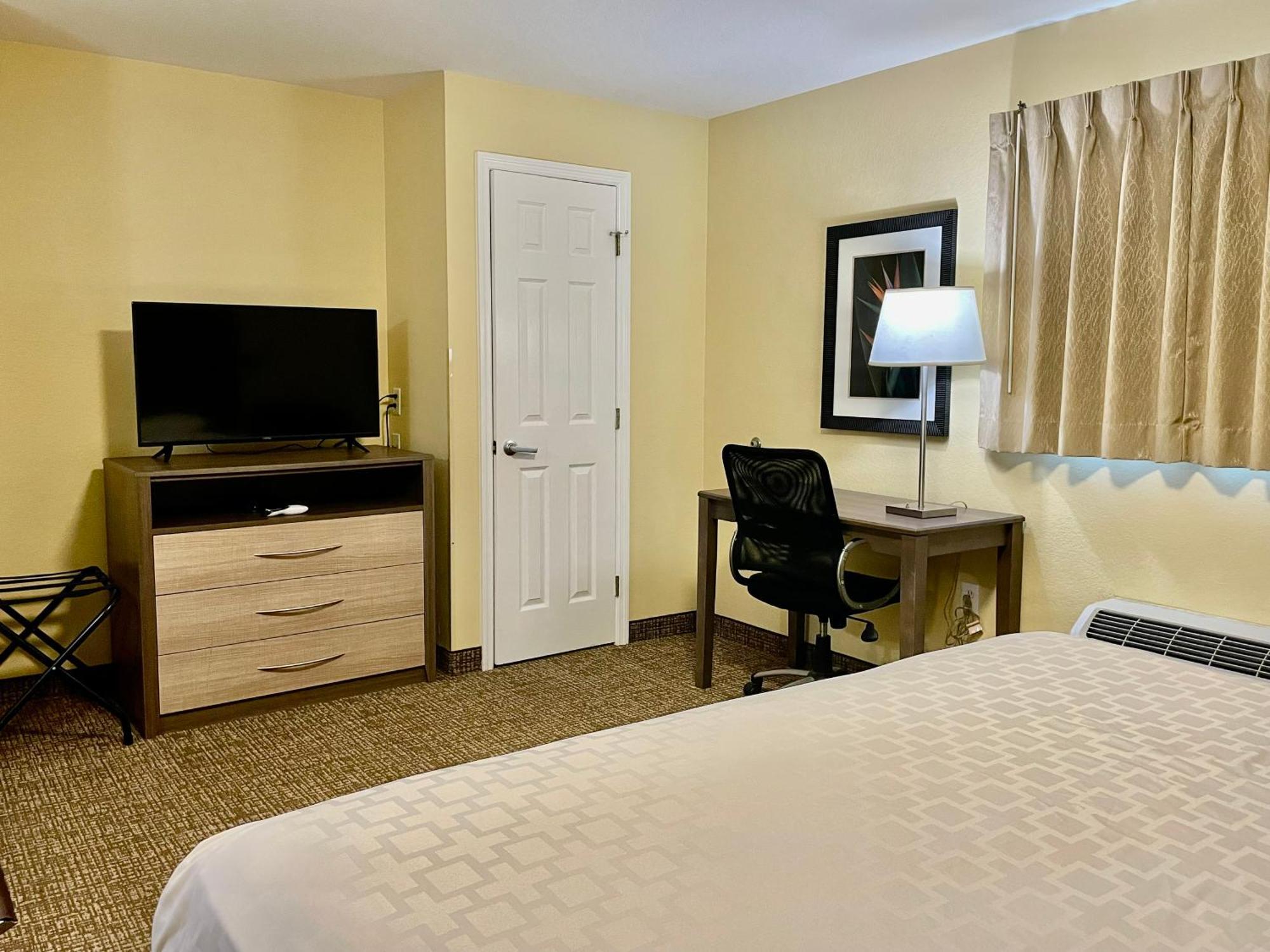 Suburban Studios Fort Myers Cape Coral Exterior photo