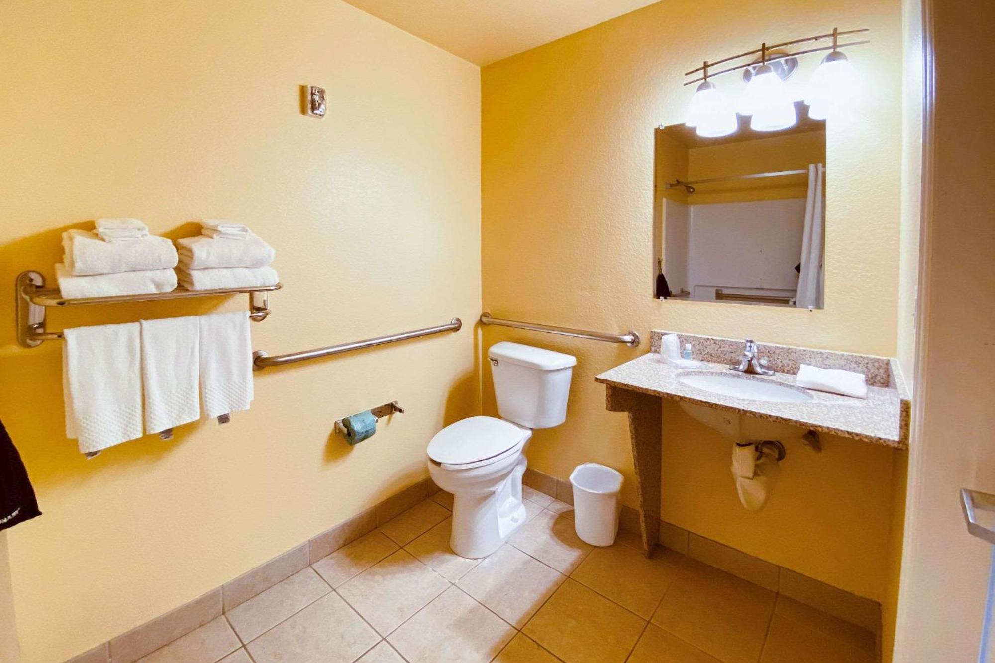 Suburban Studios Fort Myers Cape Coral Exterior photo