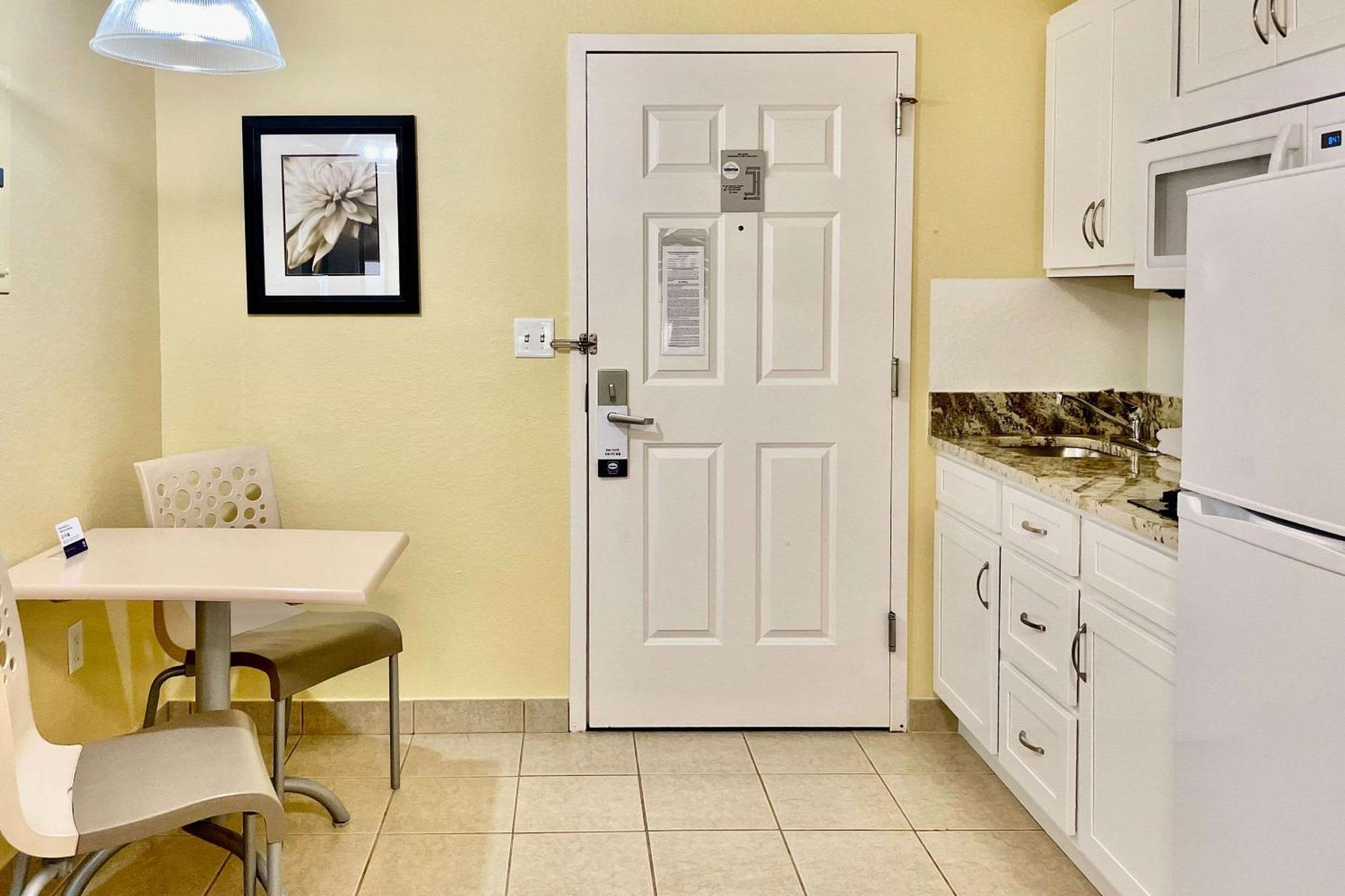 Suburban Studios Fort Myers Cape Coral Exterior photo