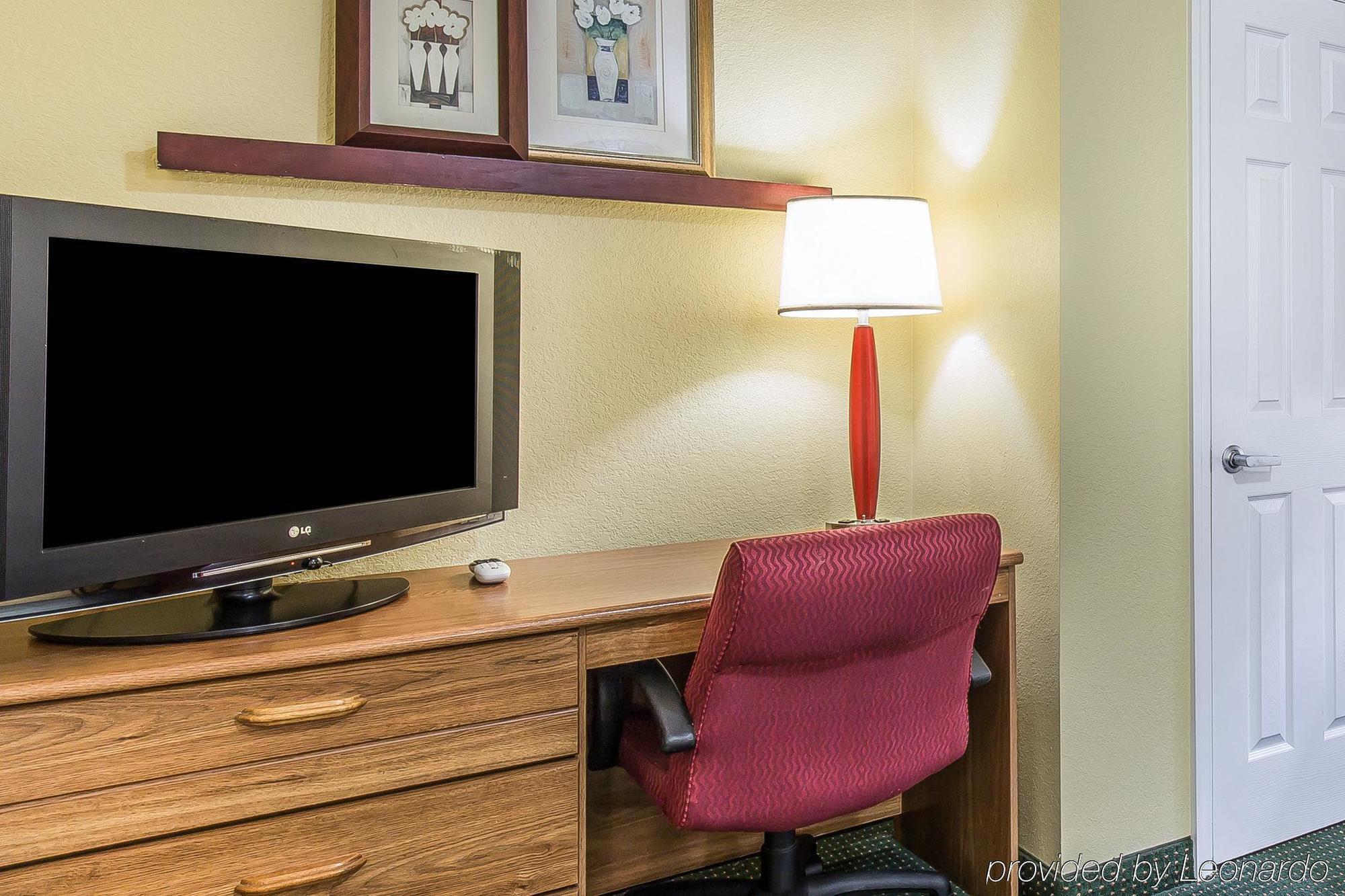 Suburban Studios Fort Myers Cape Coral Exterior photo