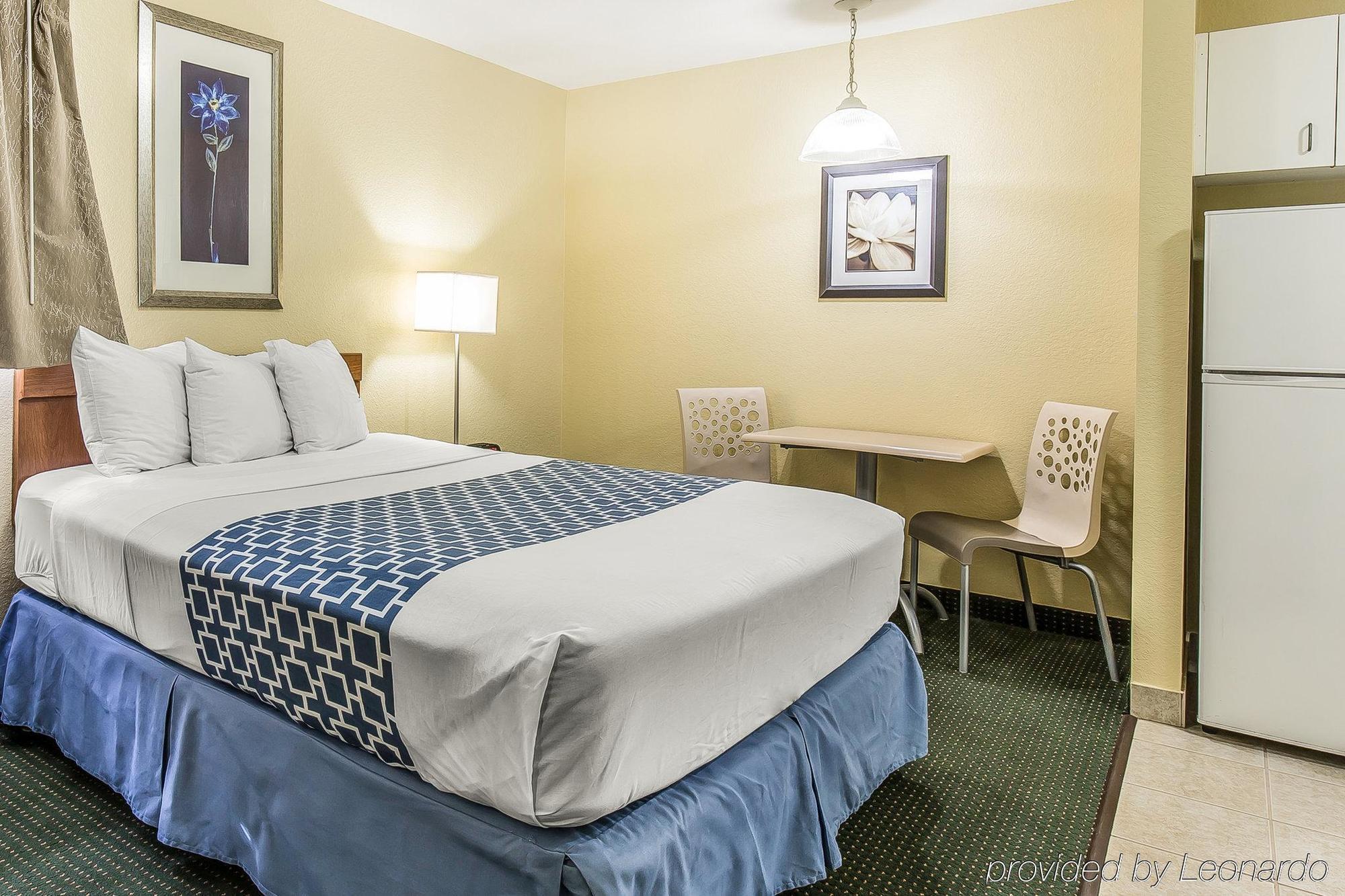 Suburban Studios Fort Myers Cape Coral Exterior photo