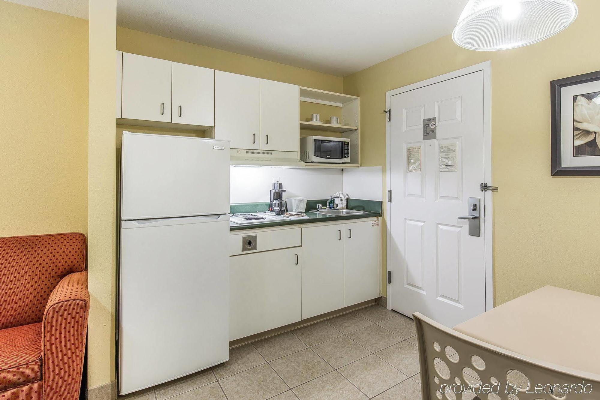 Suburban Studios Fort Myers Cape Coral Exterior photo